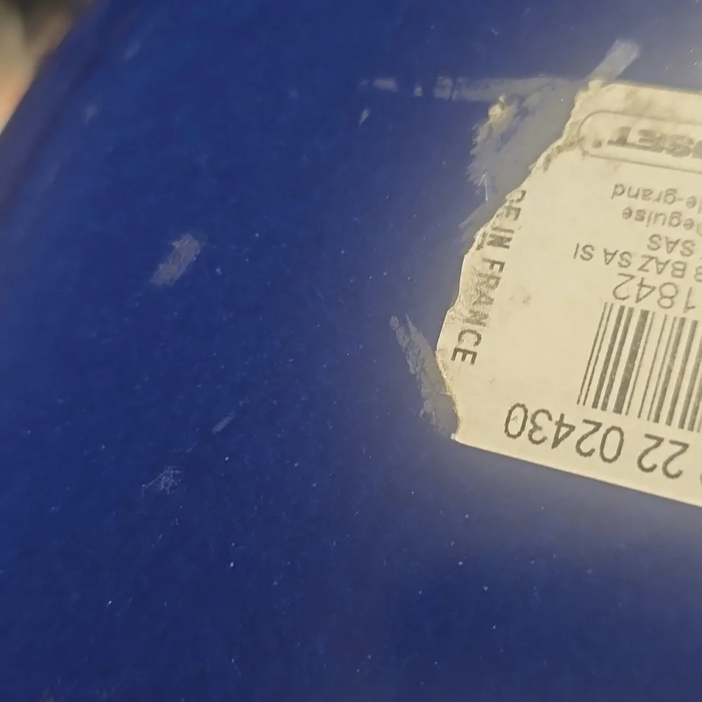LE CREUSET Signature Round Dutch Oven, 7.25 qt. Retail Price $479.95 USD